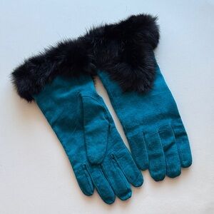 Elegant Teal and Black Fur-Trimmed Gloves